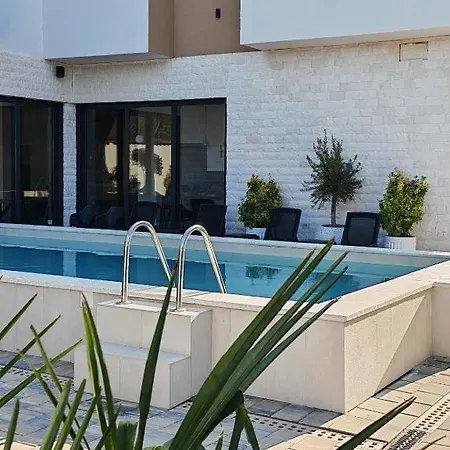 Pool Resort- Lena- 2