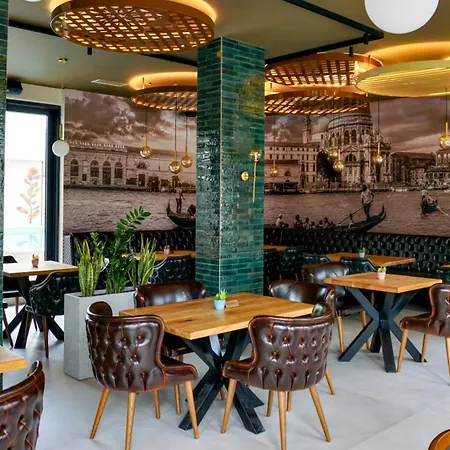 Appartement Pool Resort- Lena- 2 *